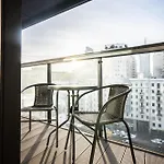 아파트 Vipwarsawapartments Onyx Mennica *